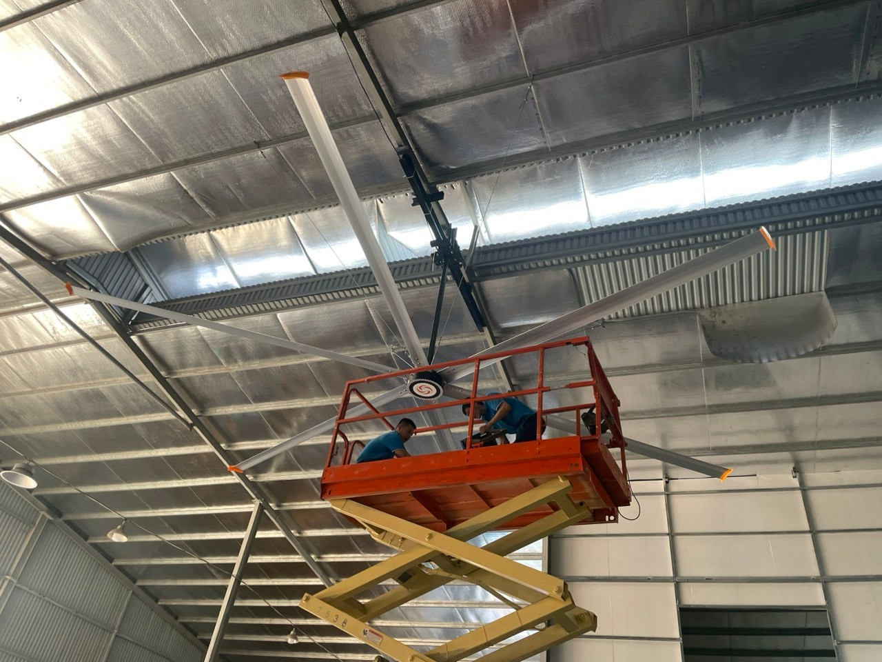quat_tran_cong_nghiep_wing_6